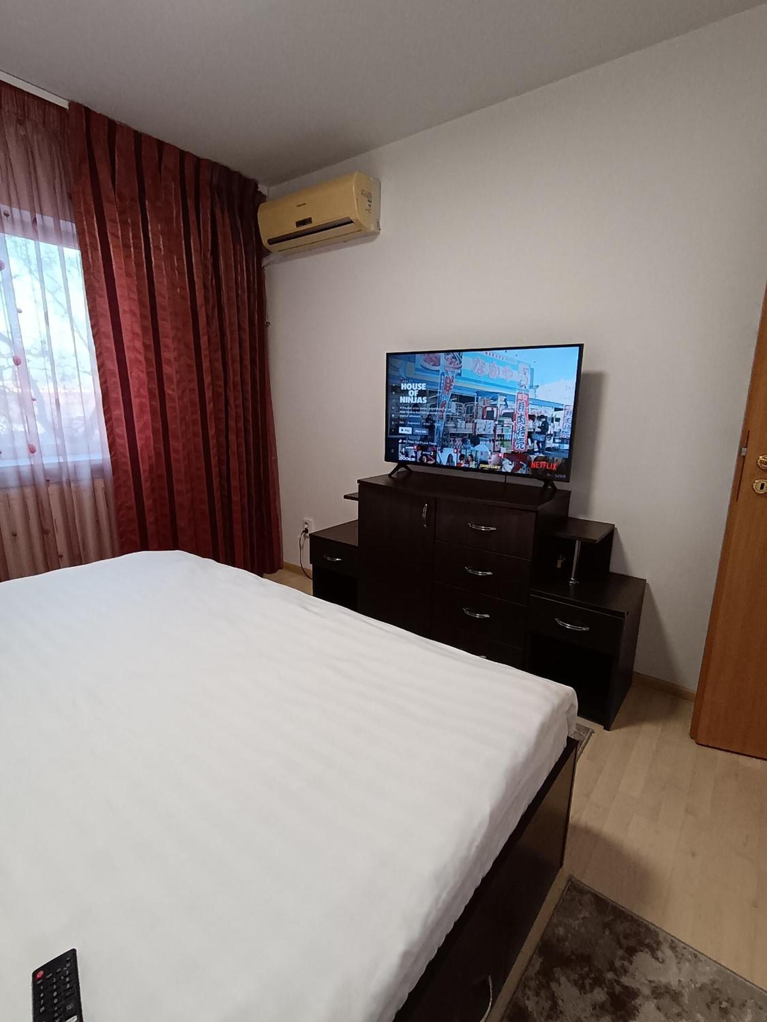 Adrian Home 3 Rooms Apartment Плоєшті Екстер'єр фото